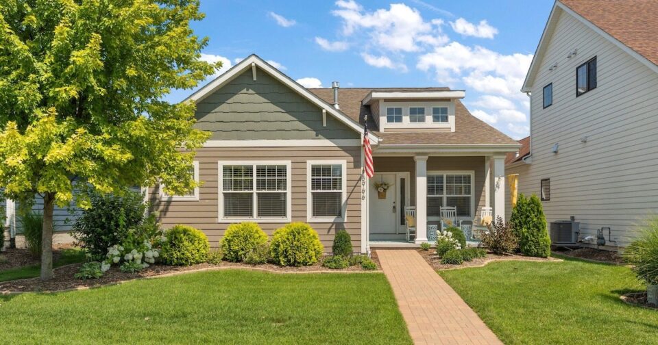 Walk-to-the-Water Living in Marina Shores