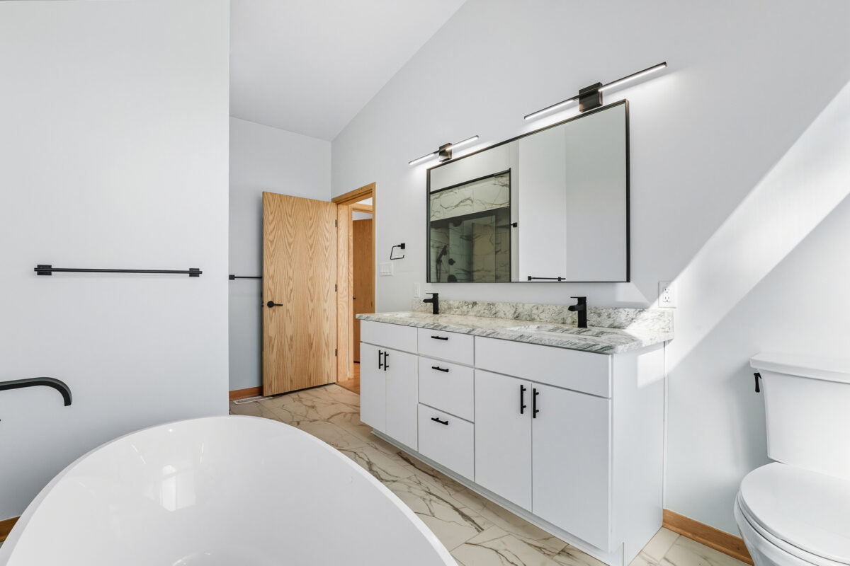 220 West 875 North-125