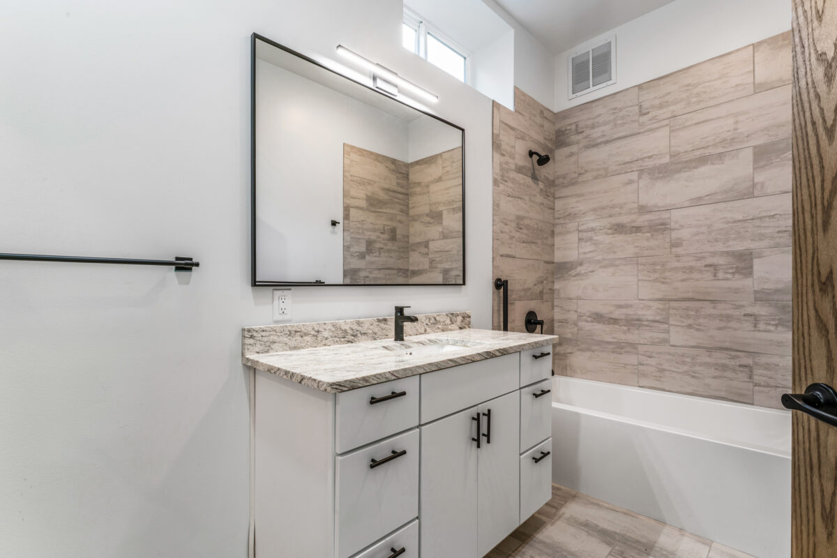 220 West 875 North-144