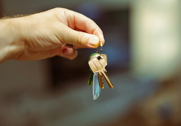 fast-facts-apr-2025-04-01 exchange of house keys symbolizing the Porter County housing market
